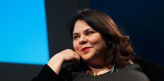 “Istruzioni per diventare fascisti”, l’ironia di Michela Murgia in un monologo al Teatro delle Api