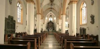 Riaprire le chiese chiuse