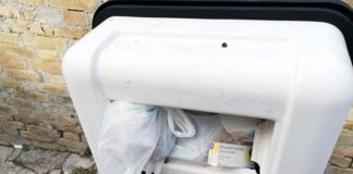 Contenitori pieni di medicinali scaduti a Ripatransone. L’opposizione: «Uno scempio»