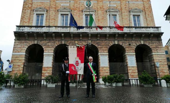 2020-03-31_Cerimonia commemorazione vittime Covid 19