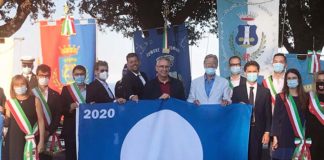 Regione Marche, consegnate le 15 Bandiere Blu: «Una garanzia di qualità e di vacanza sicura»