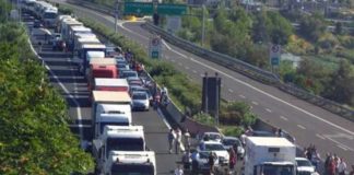 Disagi sulla Statale 16, code e cantieri sull’A14. La richiesta del Codacons: «Pedaggi gratuiti tra Civitanova e San Benedetto