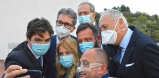 Il presidente Acquaroli presenta la Giunta. Ecco deleghe e dichiarazioni dei sei nuovi assessori