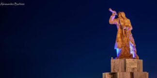 Giornata dell’infanzia, a San Benedetto il Monumento al Pescatore si colora di blu