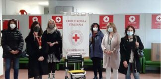 Ascoli, il Club femminile Agora dona una portantina alla Croce Rossa Italiana