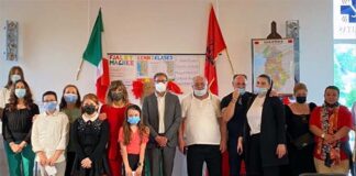 Scuola di lingua albanese: targa a Madre Teresa, annunciata alla cerimonia di fine anno