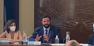 Regione Marche, approvata la nuova legge sul commercio. Carloni:«Trasparenza e lotta all’abusivismo»