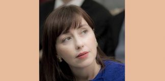 Grottammare, le poesie di Evelina De Signoribus sotto le Logge di Piazza Peretti