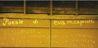 Il “portone delle poesie”, una piacevole scoperta nel centro storico di Ripatransone