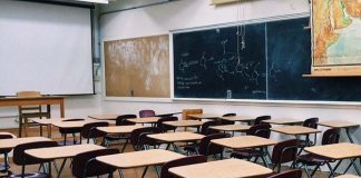 Scuola, mercoledì si torna in classe. Castelli: «Massima sicurezza, adottato il nuovo piano trasporti»
