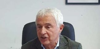 L’ex studente del Liceo Classico “Giacomo Leopardi” dott. Aldo Manfredi ritorna nella sua scuola