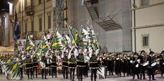 Ascoli Piceno, rinnovate le bandiere della Quintana grazie al contributo della Regione Marche