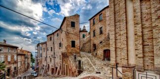 Carassai, viaggio nello storico borgo di origine medievale