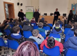 Cupra Marittima, gli alunni della scuola primaria inaugurano l’Ecosportello