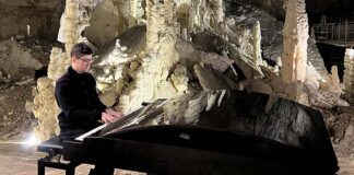 Giornata della Terra, Alessandro Martire celebra la natura con un concerto nelle Grotte di Frasassi