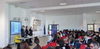 25 aprile, lectio del prof. Angelo Ventrone al Liceo Rosetti:«La democrazia è una forza da tutelare»