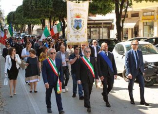 San Benedetto celebra la Festa della Repubblica, il corteo sfila in città