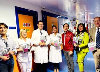 L’artista Mario Vespasiani dona il suo libro per neonati al Gemelli di Roma