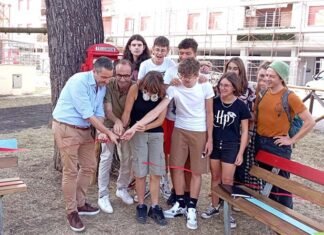 Ascoli, il parco di via delle Mimose riqualificato grazie al lavoro di dieci ragazzi