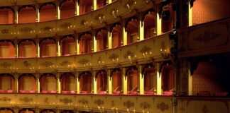 “Teatro? Parliamone”, al via il 26 ottobre il corso che fa dialogare scuola e teatro promosso da Amat