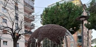 Il “DreamWorld” illumina piazza Carducci. Domani l’accensione degli addobbi luminosi per le festività