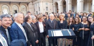 Jam Orchestra Giovanile e alcuni studenti del Conservatorio Pergolesi suonano davanti a Mattarella