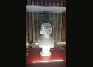 Il busto di Liszt è arrivato da Budapest a Grottammare