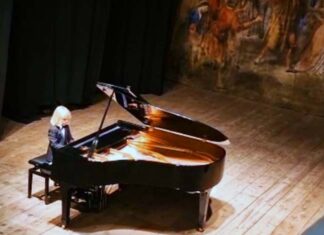 Alberto Cartuccia Cingolani incanta il Mercantini di Ripatransone. Un’ora di concerto e ben tre bis