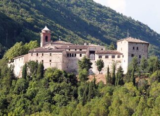 “La voce poetica del vento”, MarcheStorie si conclude fra le bellezze mozzafiato del Borgo di Genga