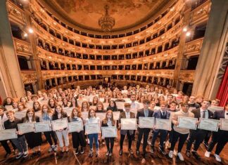 Fermo, Pagella d’Oro per 108 studenti. Cerimonia l’11 dicembre al Teatro dell’Aquila