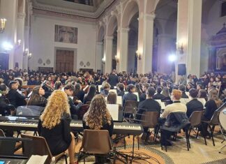 Isc Centro, emozioni e musica in cattedrale per il Concerto di Natale della Scuola Curzi