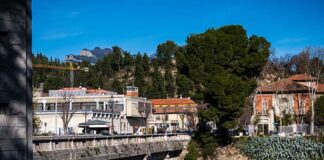Tenta di lanciarsi nel vuoto dal Ponte Nuovo, donna salvata dalla Polizia Locale di Ascoli Piceno