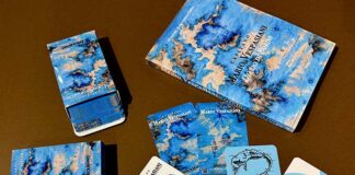 L’alfabeto geografico di Mario Vespasiani si trasforma in carte da gioco dall’alto valore didattico