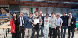 Gli studenti del Liceo Classico Leopardi vincono la medaglia d’oro al campionato regionale di scacchi