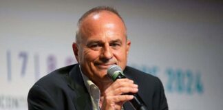 “Cabaret, amore mio!”, Marco Santin riceve l’Arancia d’Oro e lancia un appello per Gaza