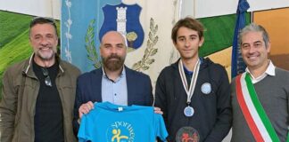 Emidio Silenzi, il campione grottammarese che dialoga con il mare