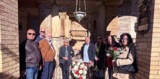 Il Circolo dei Sambenedettesi visita le tombe degli artisti e poeti della città