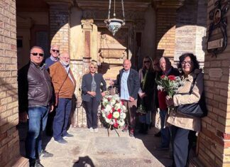 Il Circolo dei Sambenedettesi visita le tombe degli artisti e poeti della città