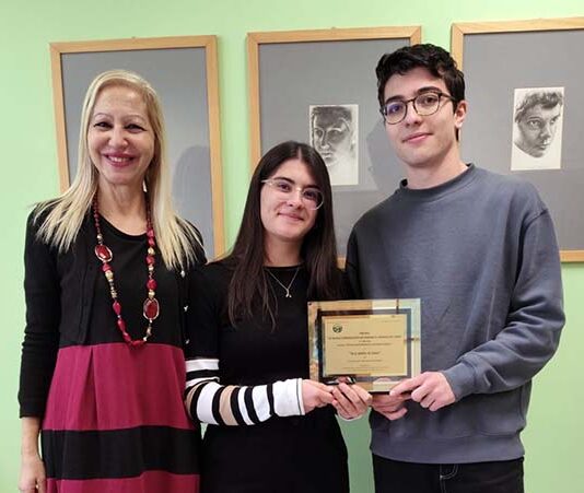 Premio letterario “Le nuove generazioni ripensano il mondo del 2030”, il Liceo Rosetti trionfa con Elisa Iannotti e Francesco Michieletto