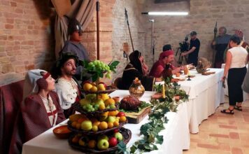 Acquaviva Picena, lo spiedino protagonista della quarta serata culinaria del Palio del Duca