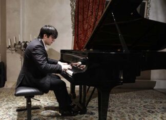 “Momentum”, quando il pianoforte diventa energia pura: Adam Adov conquista la Malibran