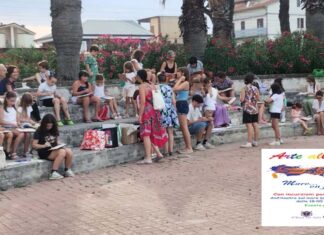 “Arte all’aperto” a Cupra Marittima: sabato 8 agosto incursioni poetiche e teatrali con L’Arca dei Folli
