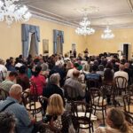 “Note su Tela” incanta Cupra Marittima: parole, musica e pittura nella magia di Villa Vinci Boccabianca